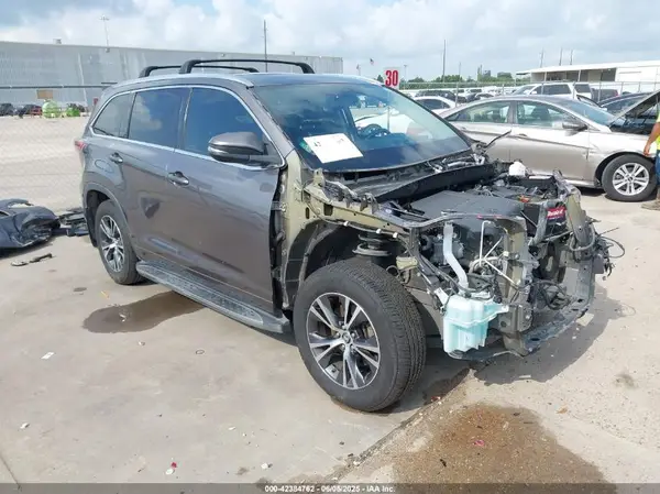 5TDKKRFHXGS152962 2016 TOYOTA HIGHLANDER - Image 1
