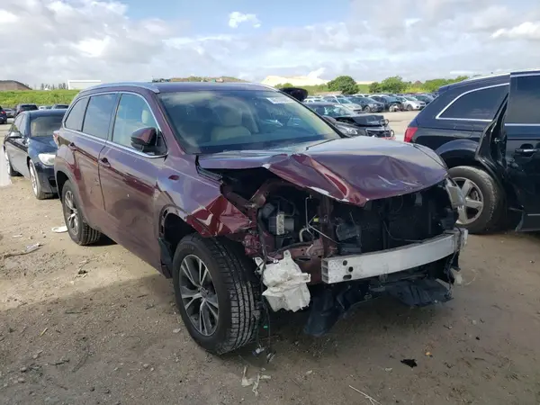 5TDKKRFHXGS153562 2016 TOYOTA HIGHLANDER - Image 1