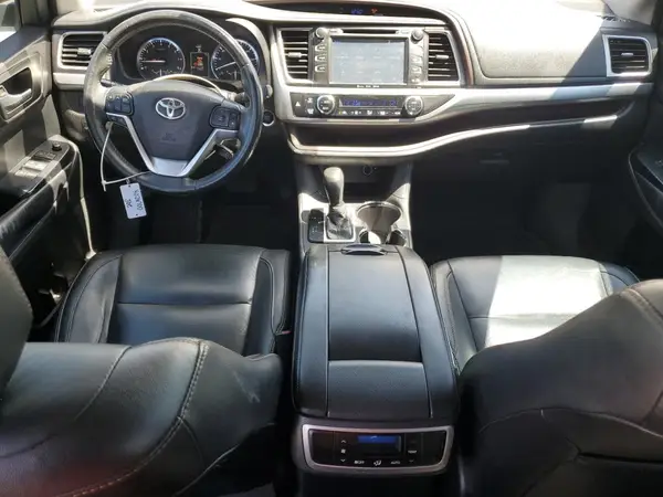 5TDKKRFHXGS154551 2016 TOYOTA HIGHLANDER - Image 8