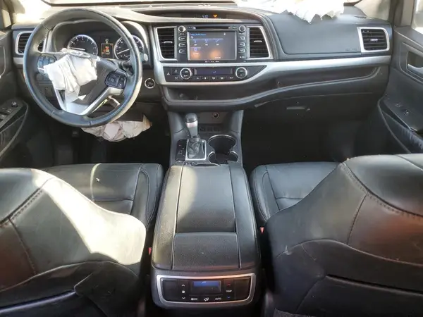 5TDKKRFHXGS156039 2016 TOYOTA HIGHLANDER - Image 8