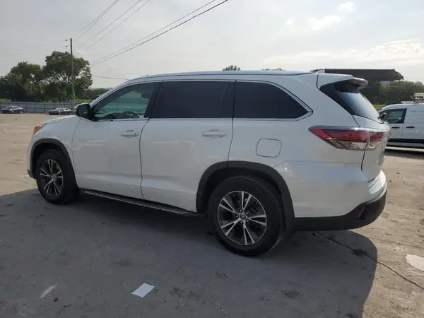 5TDKKRFHXGS158003 2016 TOYOTA HIGHLANDER - Image 2