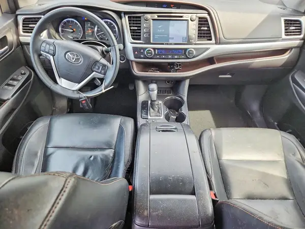 5TDKKRFHXGS158888 2016 TOYOTA HIGHLANDER - Image 8