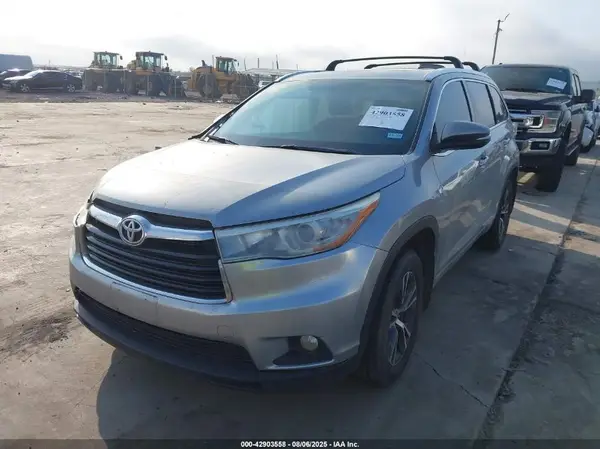 5TDKKRFHXGS159801 2016 TOYOTA HIGHLANDER - Image 2