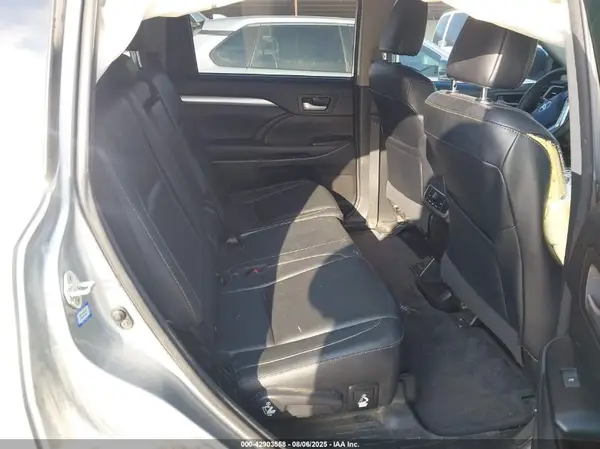5TDKKRFHXGS159801 2016 TOYOTA HIGHLANDER - Image 8