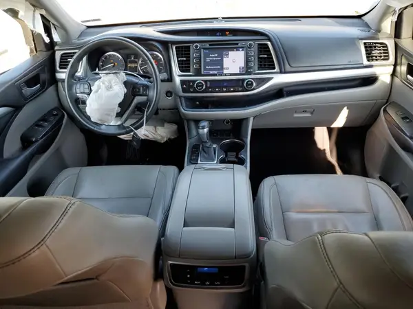 5TDKKRFHXGS160074 2016 TOYOTA HIGHLANDER - Image 8