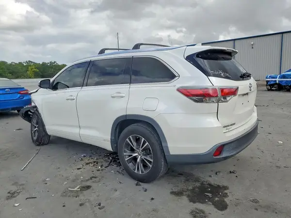 5TDKKRFHXGS161189 2016 TOYOTA HIGHLANDER - Image 2