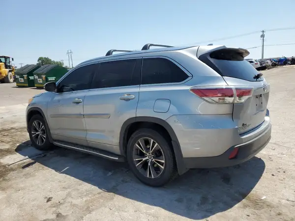 5TDKKRFHXGS163931 2016 TOYOTA HIGHLANDER - Image 2