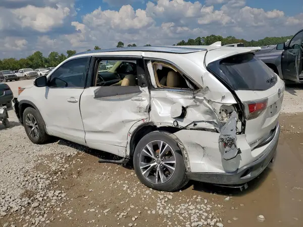 5TDKKRFHXGS167431 2016 TOYOTA HIGHLANDER - Image 2