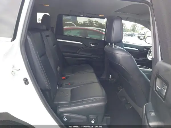 5TDKKRFHXGS173729 2016 TOYOTA HIGHLANDER - Image 8
