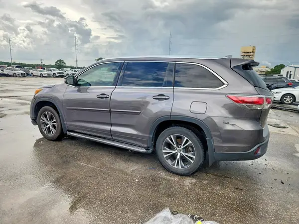 5TDKKRFHXGS173889 2016 TOYOTA HIGHLANDER - Image 2