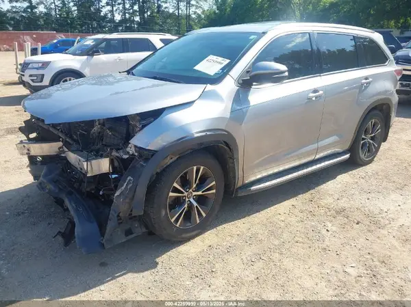 5TDKKRFHXGS175772 2016 TOYOTA HIGHLANDER - Image 2