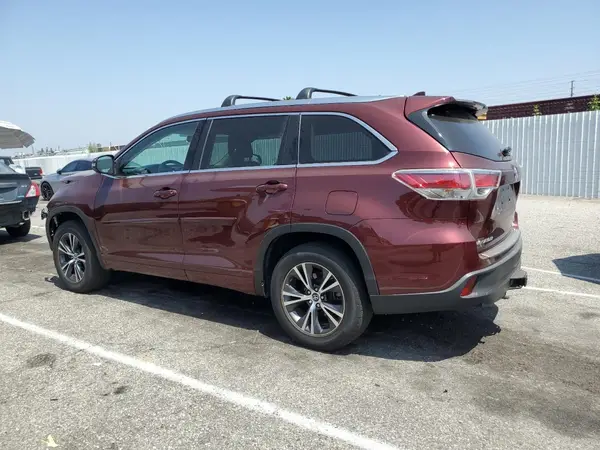 5TDKKRFHXGS175920 2016 TOYOTA HIGHLANDER - Image 2
