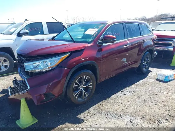 5TDKKRFHXGS176307 2016 TOYOTA HIGHLANDER - Image 2