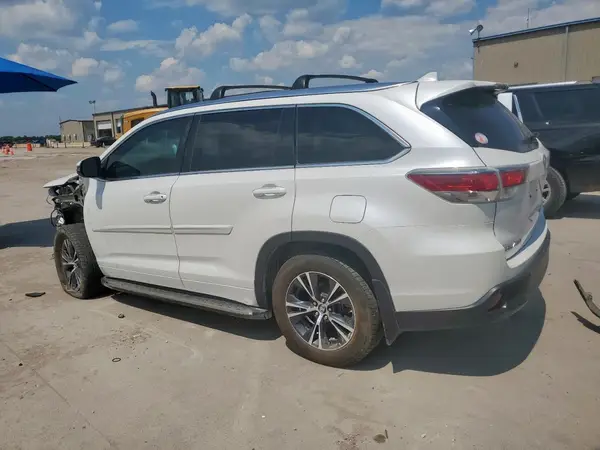 5TDKKRFHXGS176632 2016 TOYOTA HIGHLANDER - Image 2