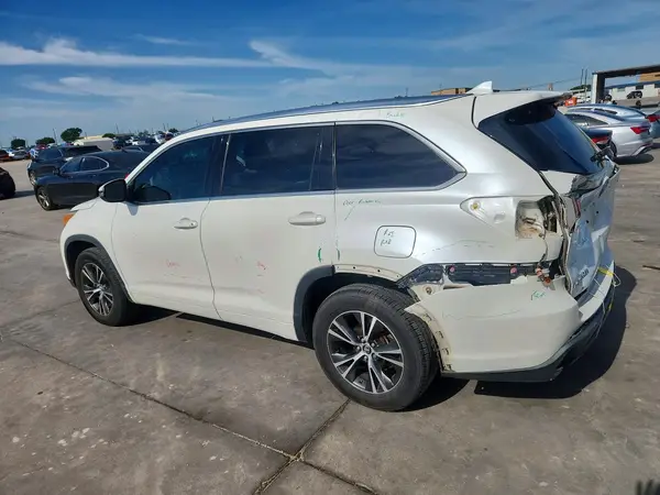 5TDKKRFHXGS178364 2016 TOYOTA HIGHLANDER - Image 2