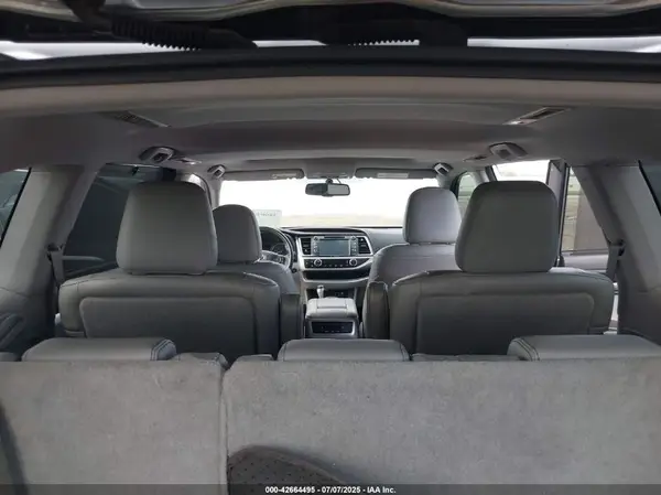5TDKKRFHXGS501487 2016 TOYOTA HIGHLANDER - Image 8