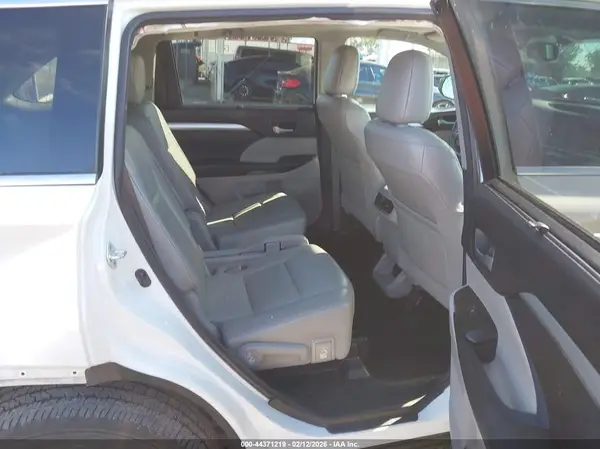 5TDKKRFHXGS502316 2016 TOYOTA HIGHLANDER - Image 8