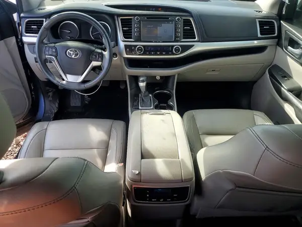 5TDKKRFHXGS503787 2016 TOYOTA HIGHLANDER - Image 8