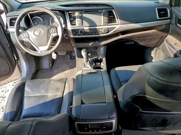 5TDKKRFHXGS505779 2016 TOYOTA HIGHLANDER - Image 8