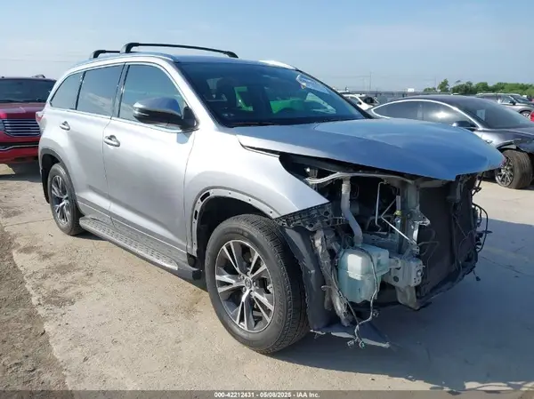 5TDKKRFHXGS506222 2016 TOYOTA HIGHLANDER - Image 1