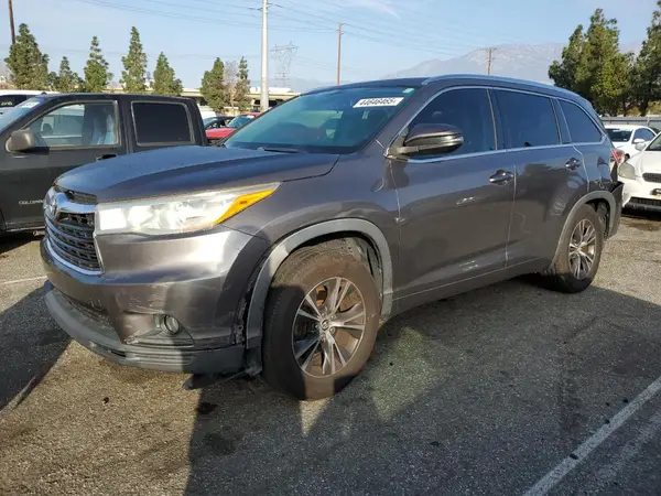 5TDKKRFHXGS506267 2016 TOYOTA HIGHLANDER - Image 1