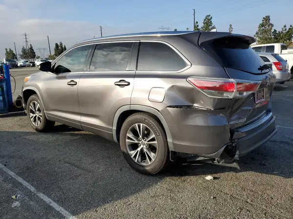 5TDKKRFHXGS506267 2016 TOYOTA HIGHLANDER - Image 2