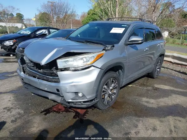 5TDKKRFHXGS507371 2016 TOYOTA HIGHLANDER - Image 2
