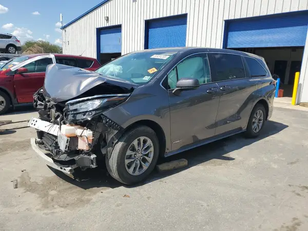 5TDKRKEC0MS006123 2021 TOYOTA SIENNA - Image 1