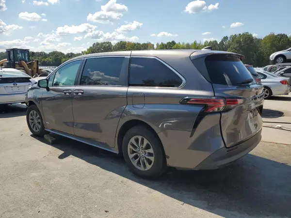 5TDKRKEC0MS006123 2021 TOYOTA SIENNA - Image 2