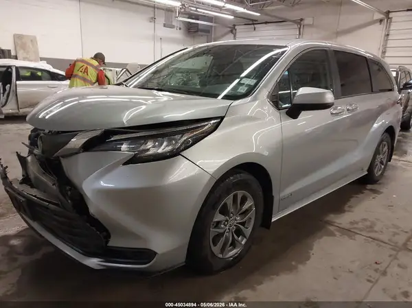 5TDKRKEC0MS008745 2021 TOYOTA SIENNA - Image 2