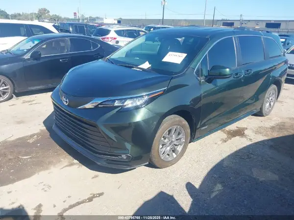 5TDKRKEC0MS019261 2021 TOYOTA SIENNA - Image 2