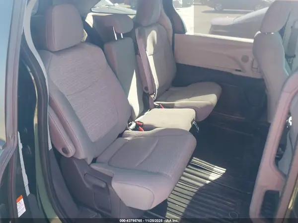 5TDKRKEC0MS019261 2021 TOYOTA SIENNA - Image 8