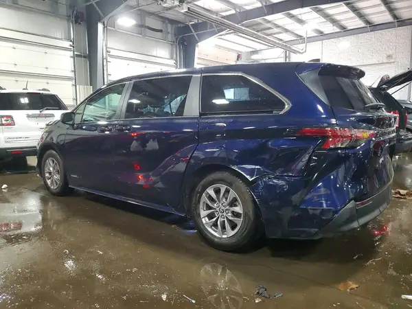 5TDKRKEC0MS021169 2021 TOYOTA SIENNA - Image 2