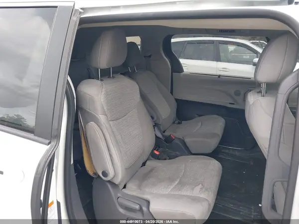 5TDKRKEC0MS026324 2021 TOYOTA SIENNA - Image 8