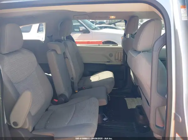 5TDKRKEC0MS028137 2021 TOYOTA SIENNA - Image 8