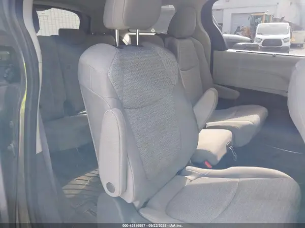 5TDKRKEC0MS036495 2021 TOYOTA SIENNA - Image 8