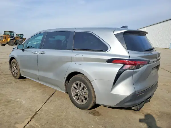 5TDKRKEC0MS054849 2021 TOYOTA SIENNA - Image 2