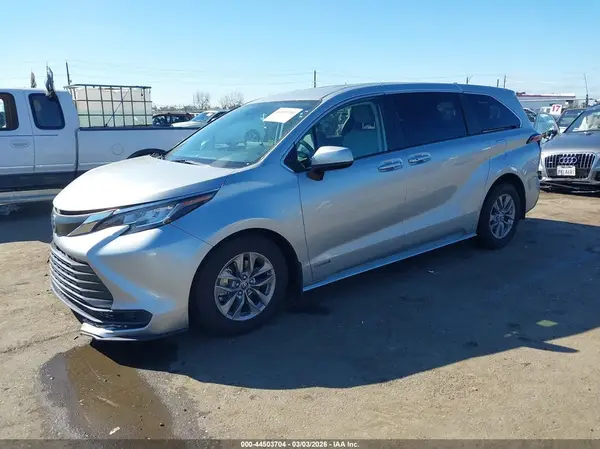 5TDKRKEC0MS054902 2021 TOYOTA SIENNA - Image 2