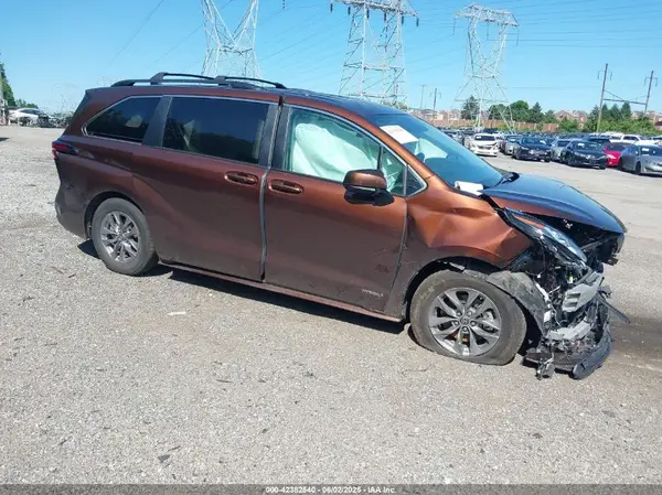 5TDKRKEC0MS062918 2021 TOYOTA SIENNA - Image 1