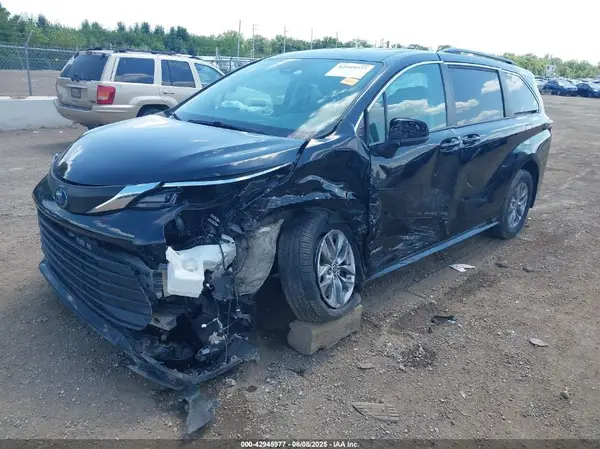 5TDKRKEC0MS068380 2021 TOYOTA SIENNA - Image 2