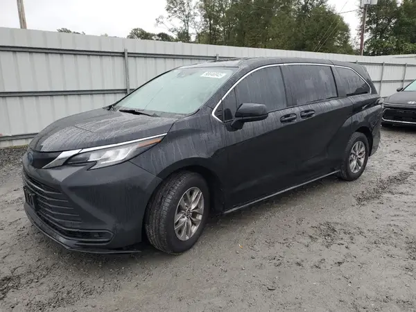 5TDKRKEC0NS075864 2022 TOYOTA SIENNA - Image 1