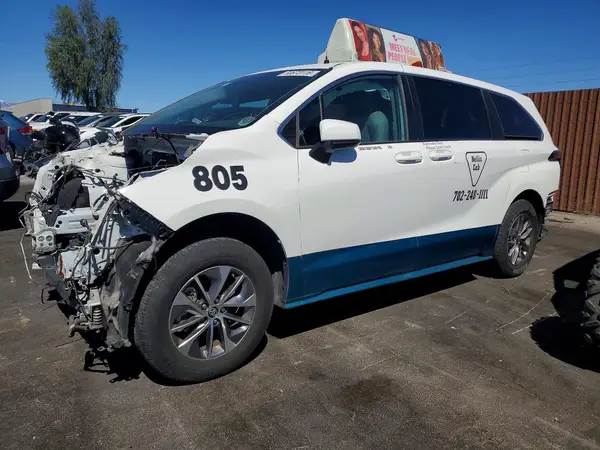 5TDKRKEC0NS079638 2022 TOYOTA SIENNA - Image 1