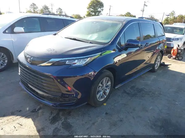 5TDKRKEC0NS082233 2022 TOYOTA SIENNA - Image 2