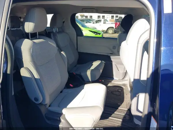 5TDKRKEC0NS082233 2022 TOYOTA SIENNA - Image 8