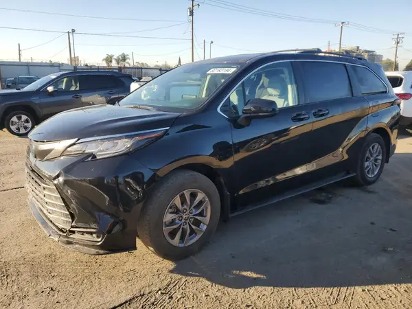 5TDKRKEC0NS086668 2022 TOYOTA SIENNA - Image 1