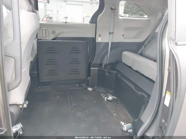5TDKRKEC0NS105381 2022 TOYOTA SIENNA - Image 8