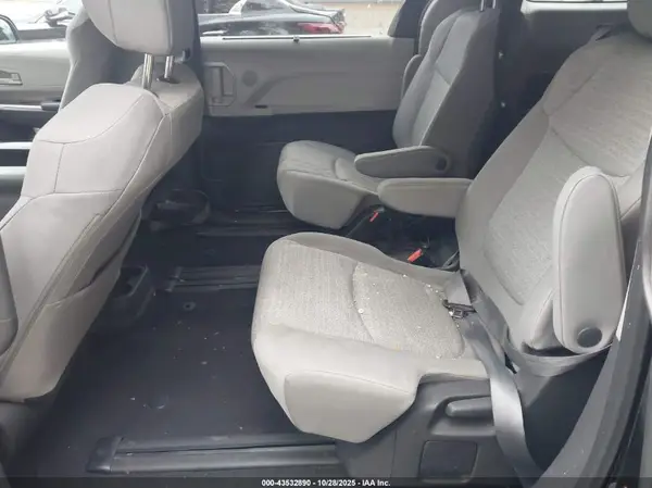 5TDKRKEC0NS107857 2022 TOYOTA SIENNA - Image 8