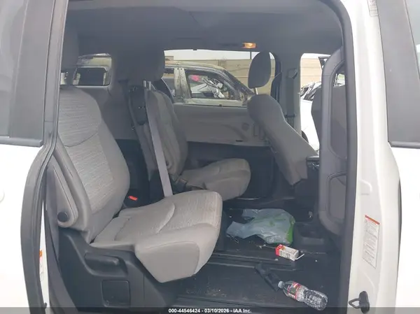 5TDKRKEC0NS108975 2022 TOYOTA SIENNA - Image 8