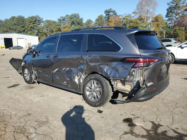 5TDKRKEC0NS115215 2022 TOYOTA SIENNA - Image 2