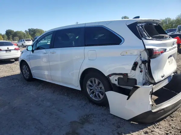 5TDKRKEC0NS115876 2022 TOYOTA SIENNA - Image 2